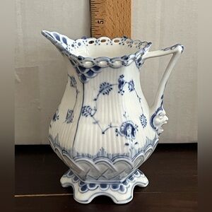 Royal Copenhagen Fluted Full Lace 8 oz Creamer